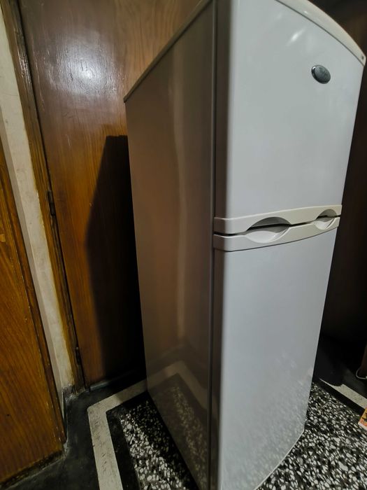 Хладилник с фризер Уърпул