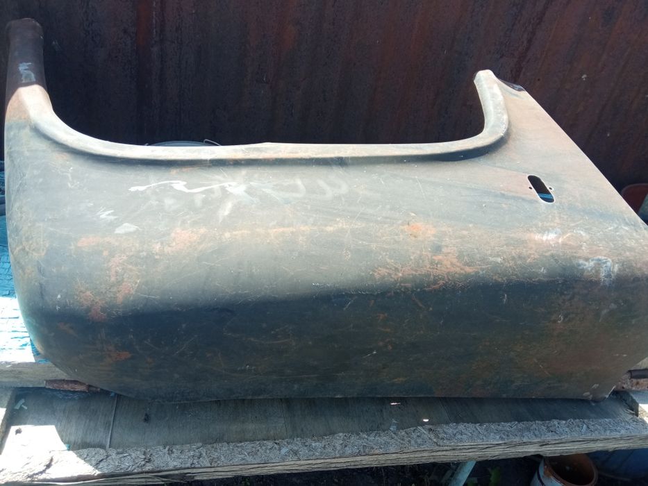 Продам дверь и крыло на газ53