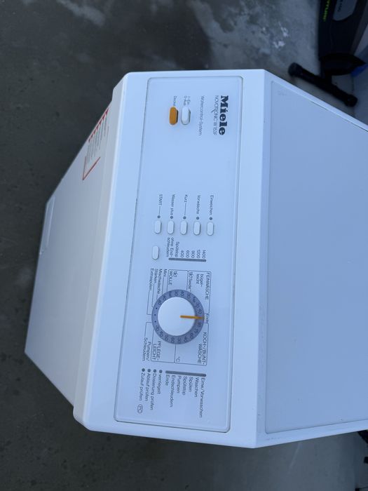 Пералня с горно зареждане Миеле W153F