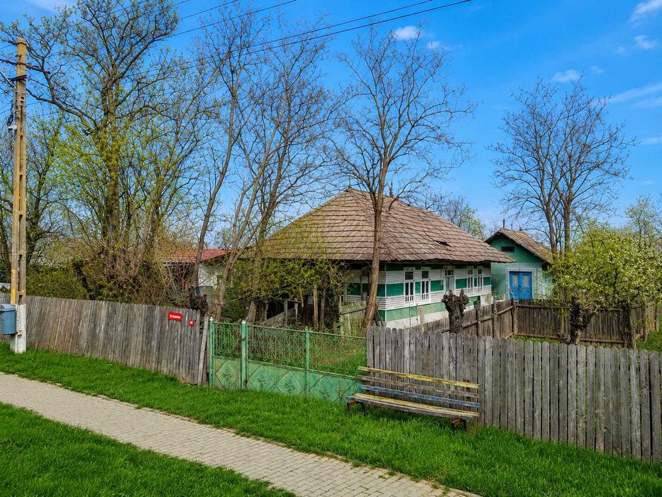 DE VÂNZARE – Casă cu teren în sat Rașești, comuna Drânceni, județul Vaslui
