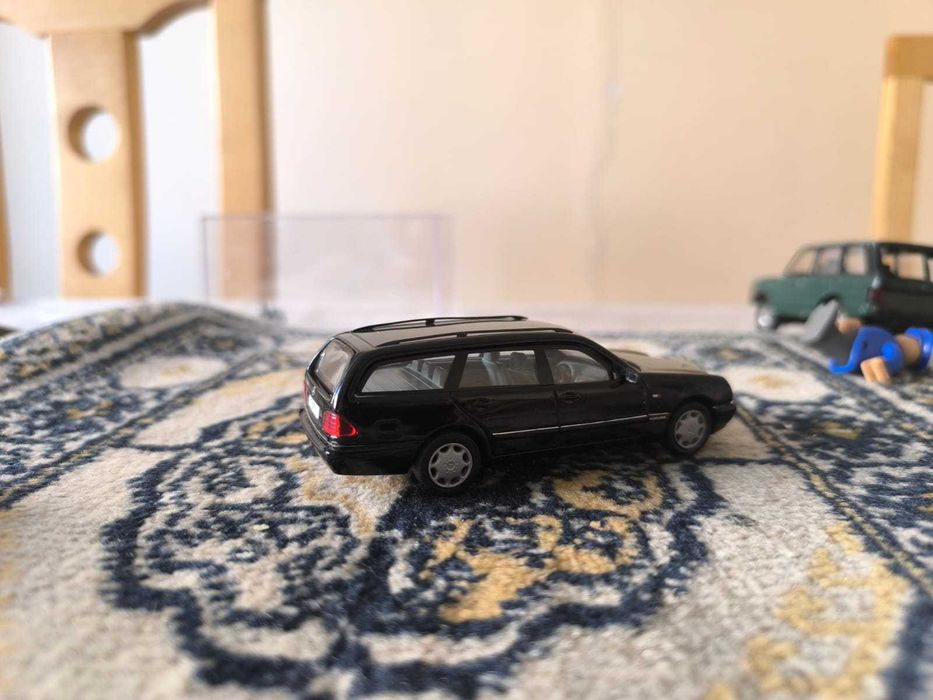Модель 1:43 Mercedes W210 estate