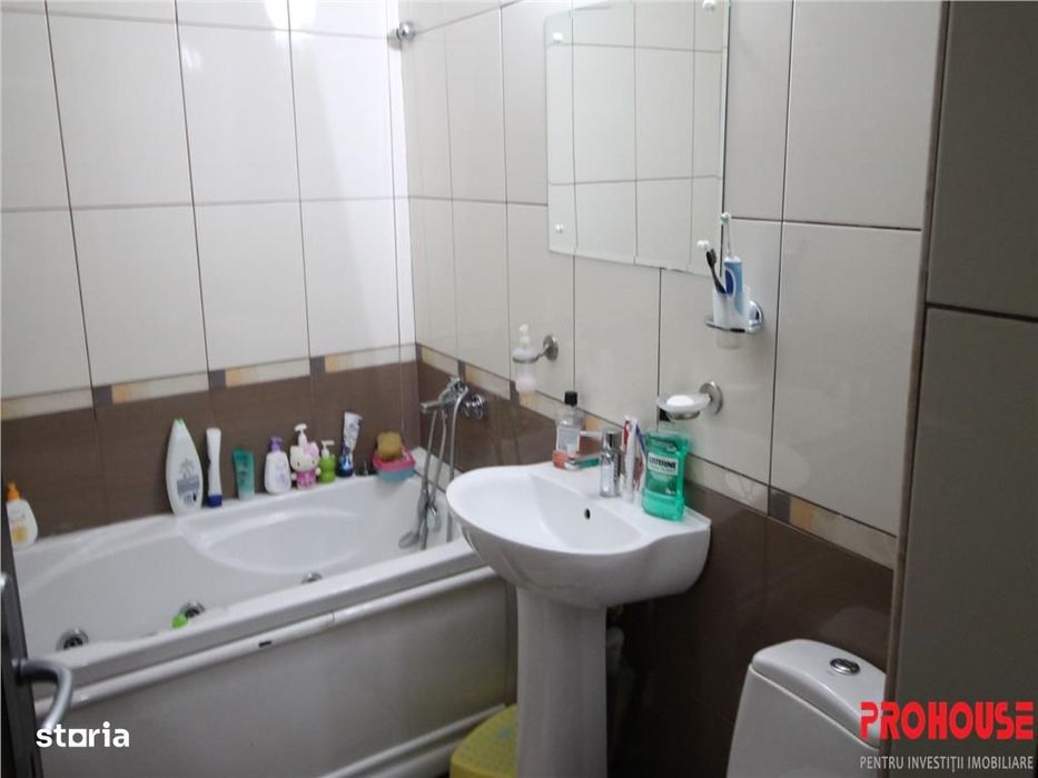 Zona Martir Closca - 2 camere decomandate
