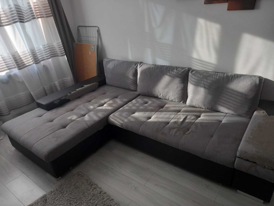 Colțar living mare – ideal pentru retapițare – 300 lei