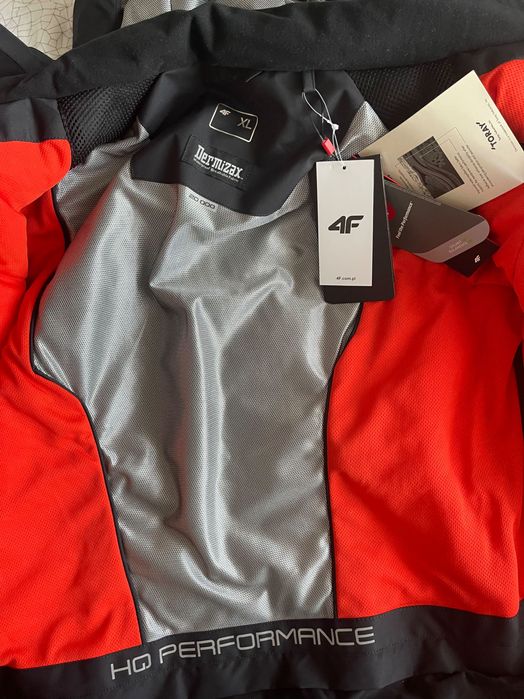 Vând geaca ski 4F noua