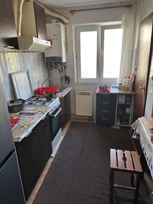 se cauta coleg de apartament