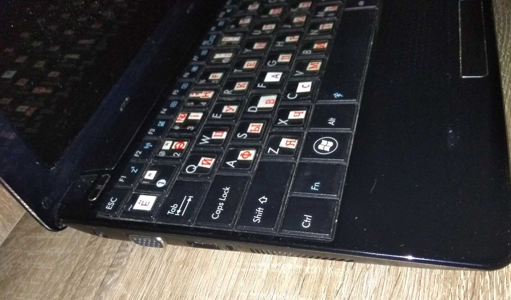 нетбук ASUS с новой мышкой