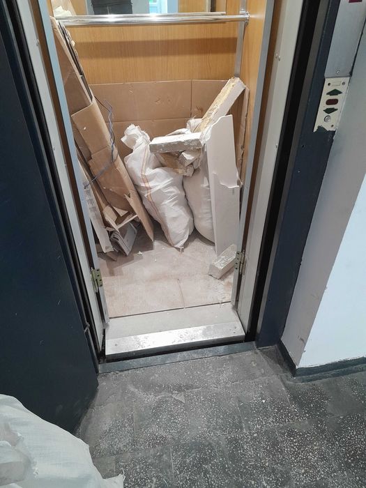 Transport moloz , Evacuare moloz , Debarasare moloz , Evacuare mobila