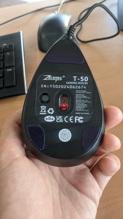 Продавам мишка вертикална Zelotes Jomaa