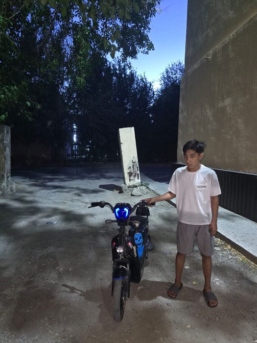 Продам электроскутер sk8