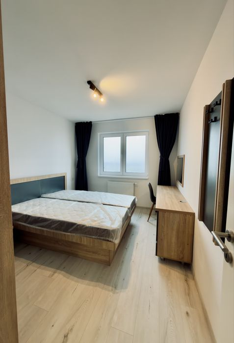 Apartament cu 3 camere la prima chirie in zona Tractorul,et 7/10