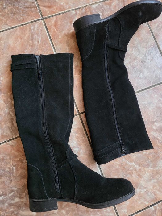 Cizme negre, lungi cu fermoar, piele întoarsă, măr. 40