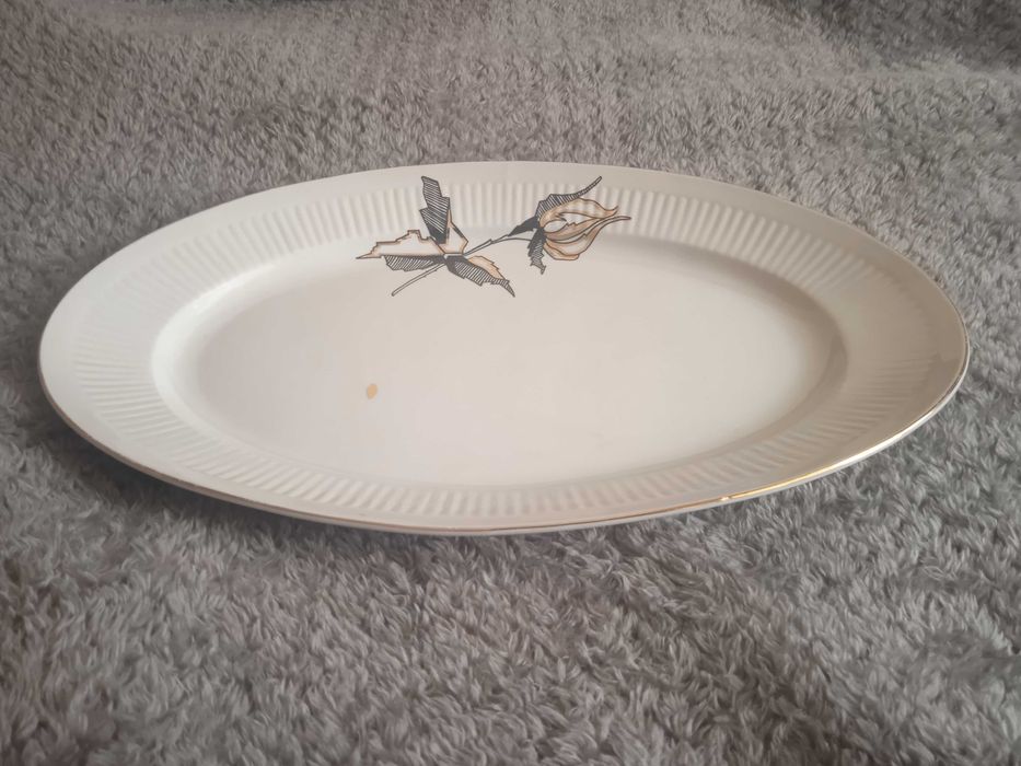 Български Порцелан "Китка" - Голямо Плато с декорация черна роза