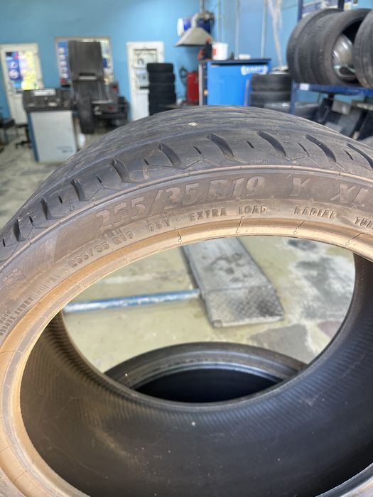 Продам резину 255/35/19