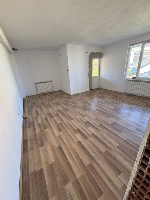 Дава се под наем Къща в с. Брезница, Област Благоевград - 250 кв.м за 688.5 € - Снимка #7