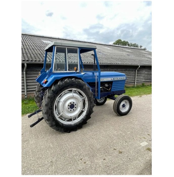 Vand tractor Leyland 272 cu acte