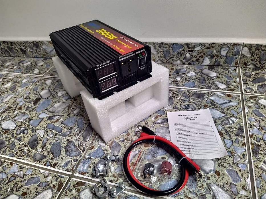 Invertor EASUN  cu Undă Sinusoidală Pură DC 12V /AC220V Putere 3000W