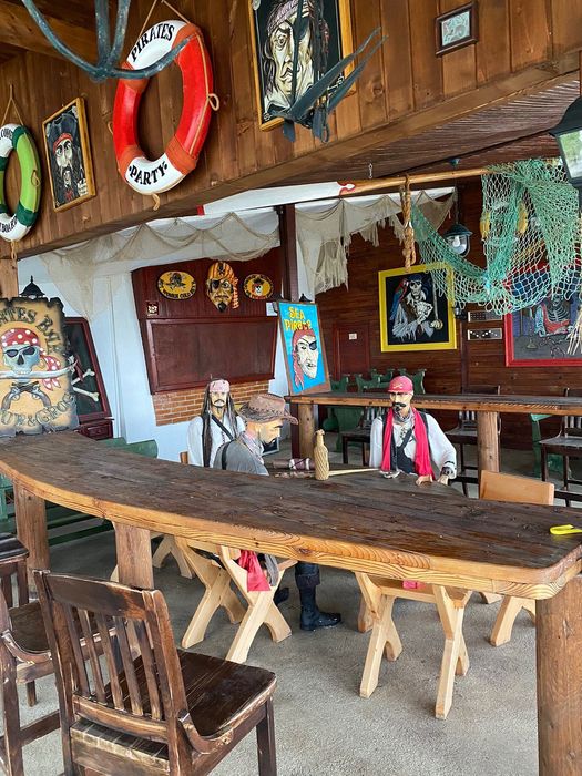 Дава се под наем Заведение в к.к. Златни пясъци - 250 кв.м за 7650 € - Снимка #1