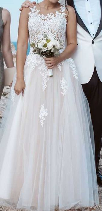 нежна булчинска рокля