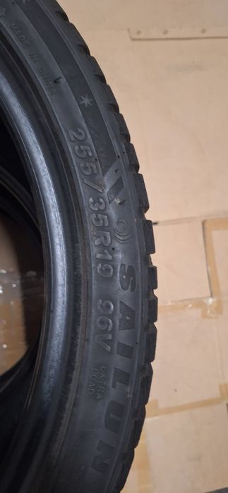 4 бр зимни гуми 255 35 19 Michelin & Sailun