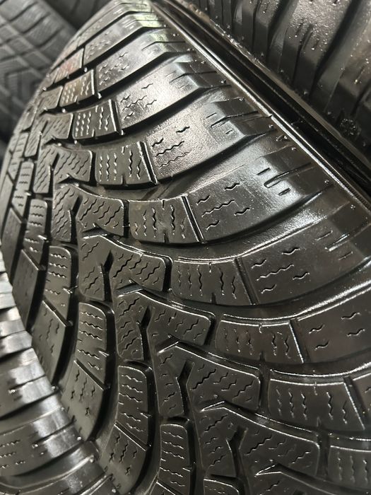 Гуми 215/65/17 4 броя Зимни Falken