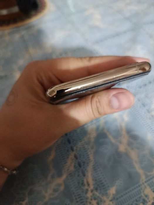 iPhone XS  в идеальном состоянии