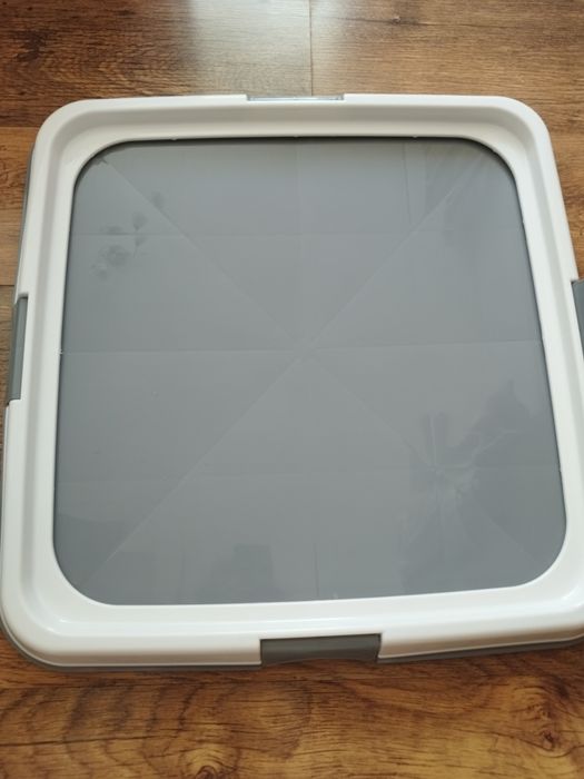 поставка за хигиенни подложки (пелени) за кучета – 60×60 см