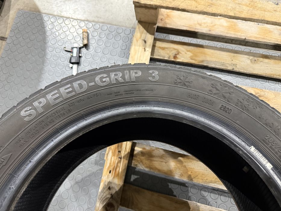 1бр. Зимна Гума 205/55R/16 **SEMPERIT Speed-Grip 3** DOT:2620- 6.8мм.