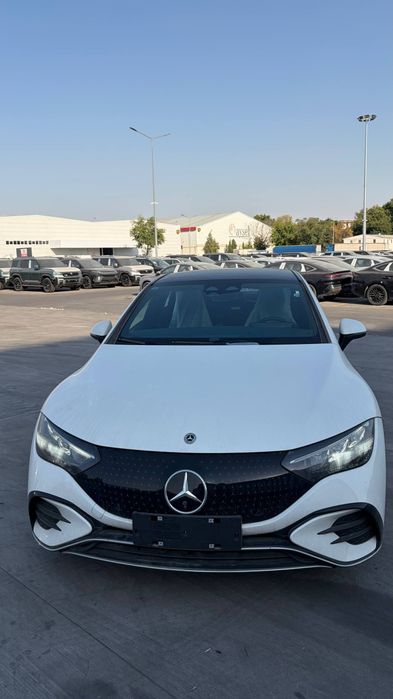 Mersedes Benz EQE 500 
2025 Yil