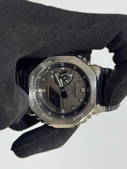 Часовник Casio G-Shock GM-2100-1AER
