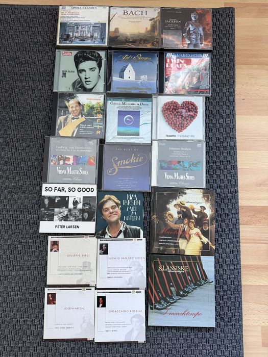 Colecție CD-uri și casete audio vintage