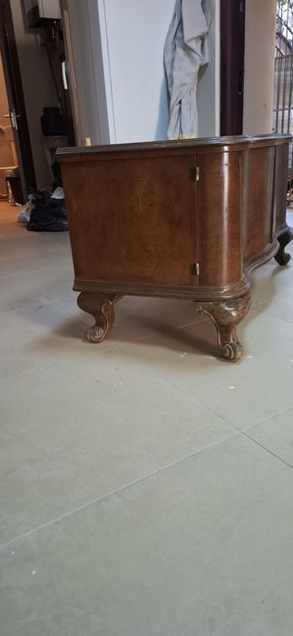 Oferim 2 piese mobilier de tip servanta