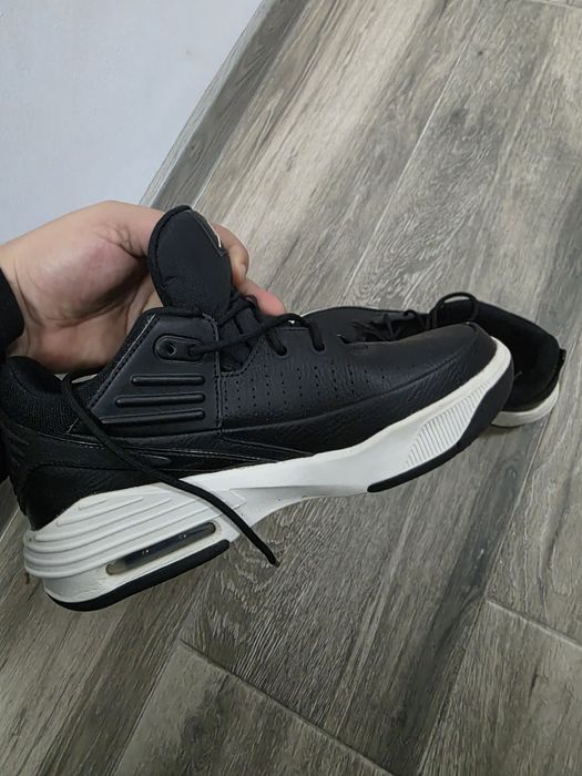 Adidasi jordan marimea 38.5 uzati
