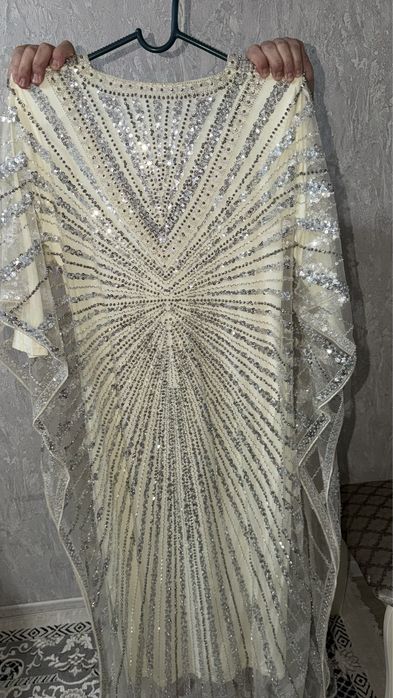 Платья на той, одевались только один раз