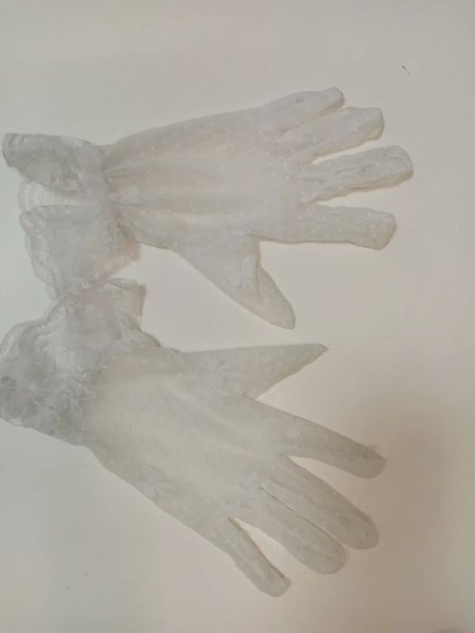 Кружевные перчатки