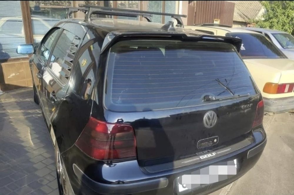 Golf 4 спойлер на заказ