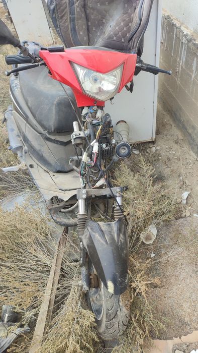 Скутер сатылады.