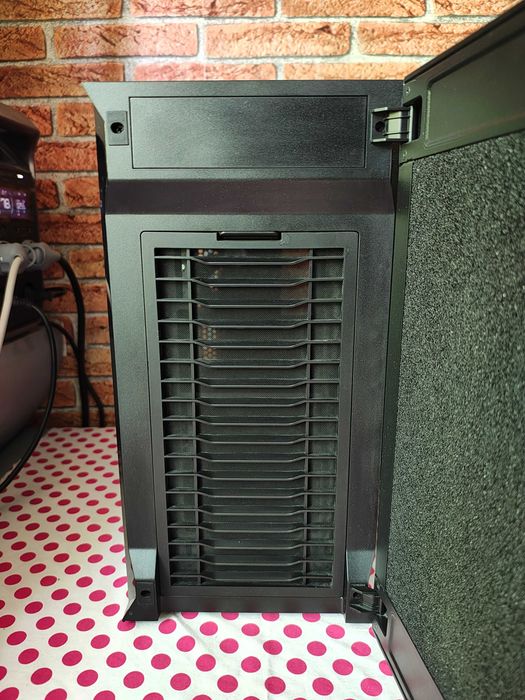 Carcasa PC Gaming Cooler Master Silencio S400