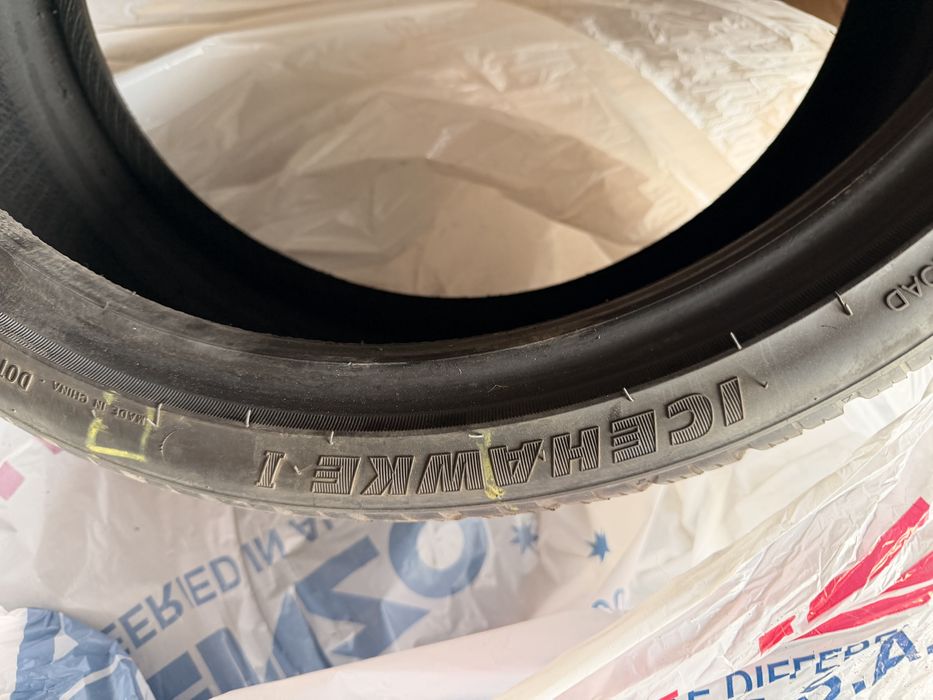 Продам шины 235/35/19