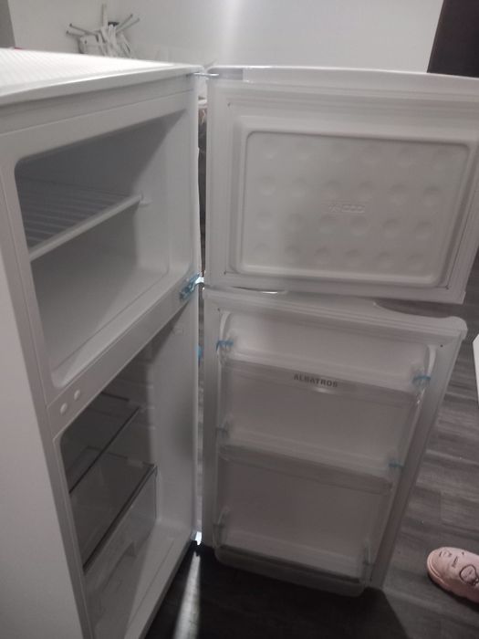 Vand Frigider nou