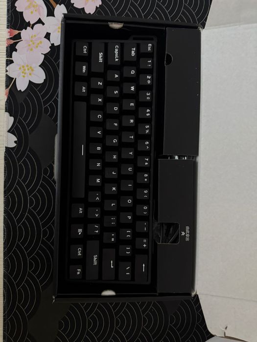 Aula win 60 he клава