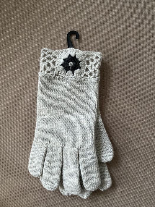 Manusi tricotate potrivite pt S/M chiar si L