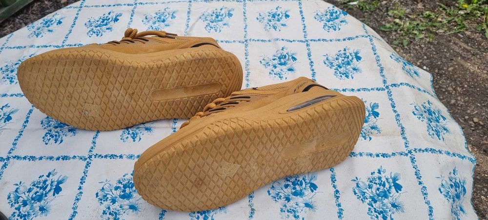 нови маратонки внос номер 42-43