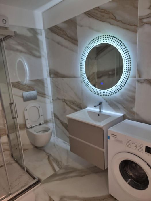 Închiriez studio de lux în complexul rezidențial White Titanic