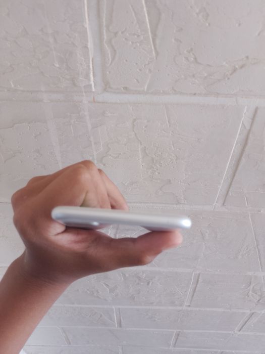 Продаю айфон 8 plus
