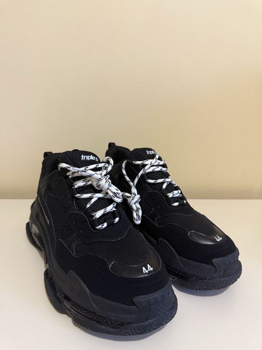 balenciaga triple s