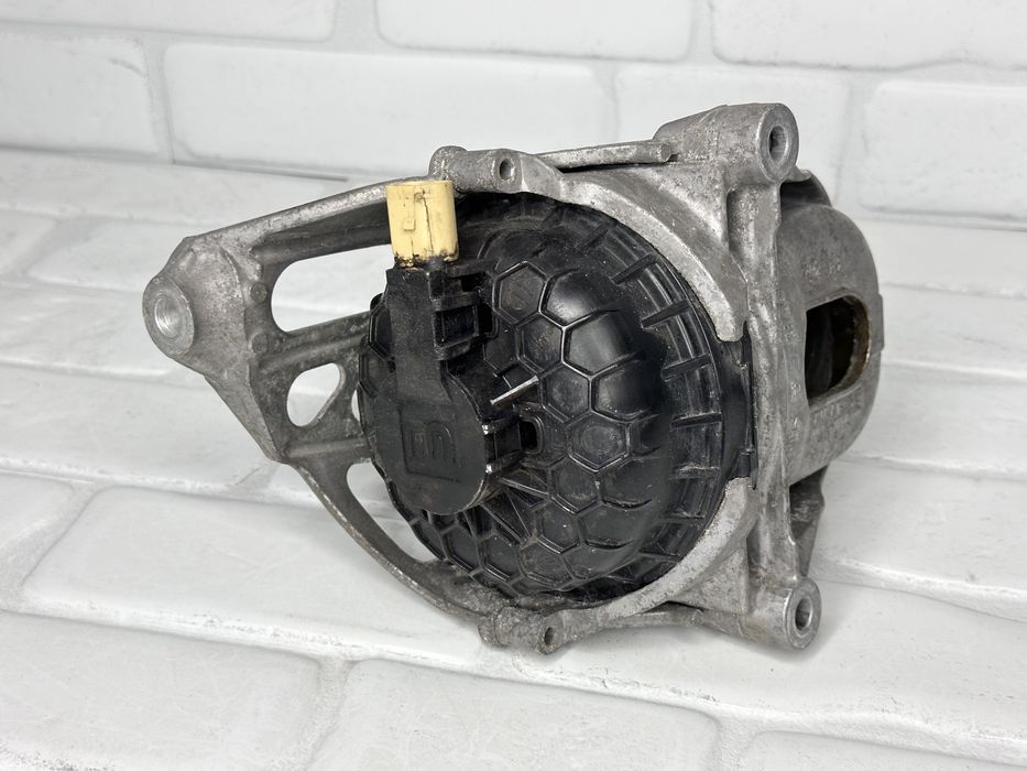 Ляв тампон двигател AUDI A6 A7 A8 Q7 3.0 Бензин 4M0199371FE