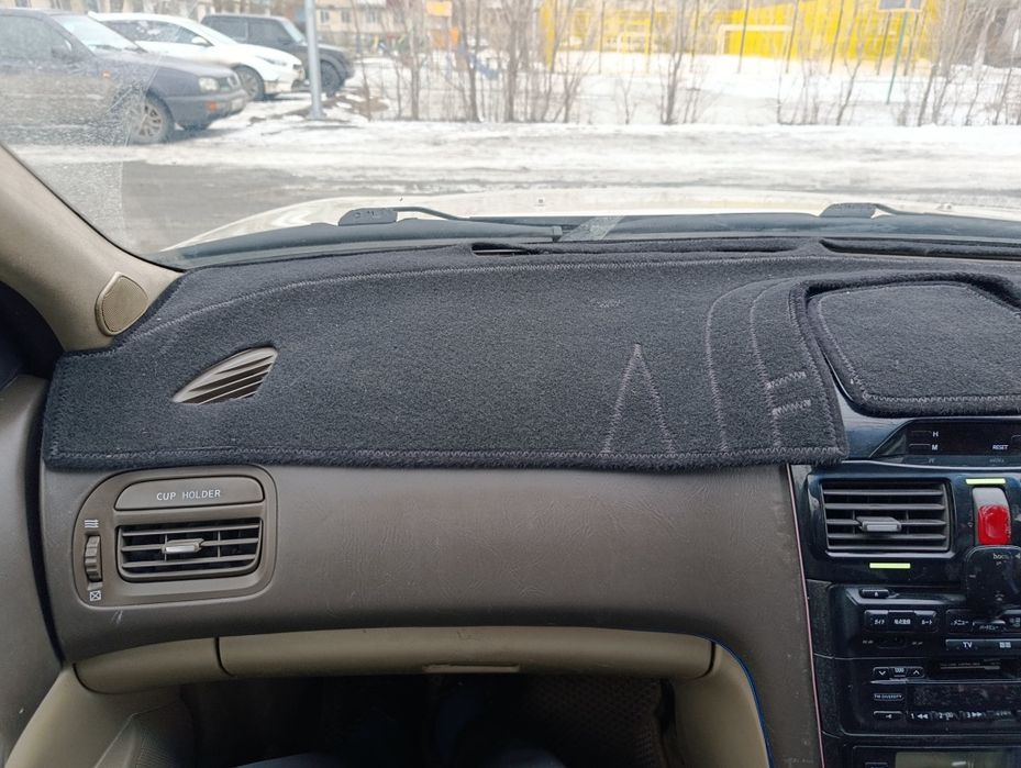 Продам накидку на панель Nissan cefiro a33.