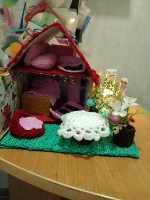 Вязаный домик для кукол