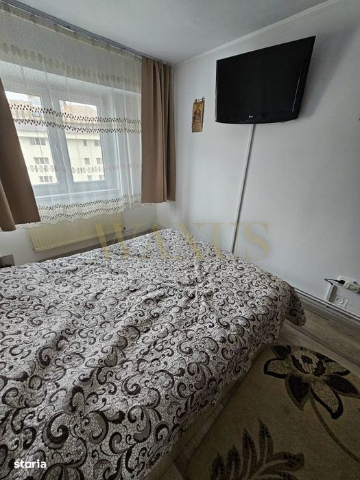 Apartament 4 camere,2 bai ,balcon ,Centru Beclean