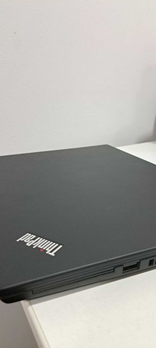 Laptop Lenovo T490 - defect